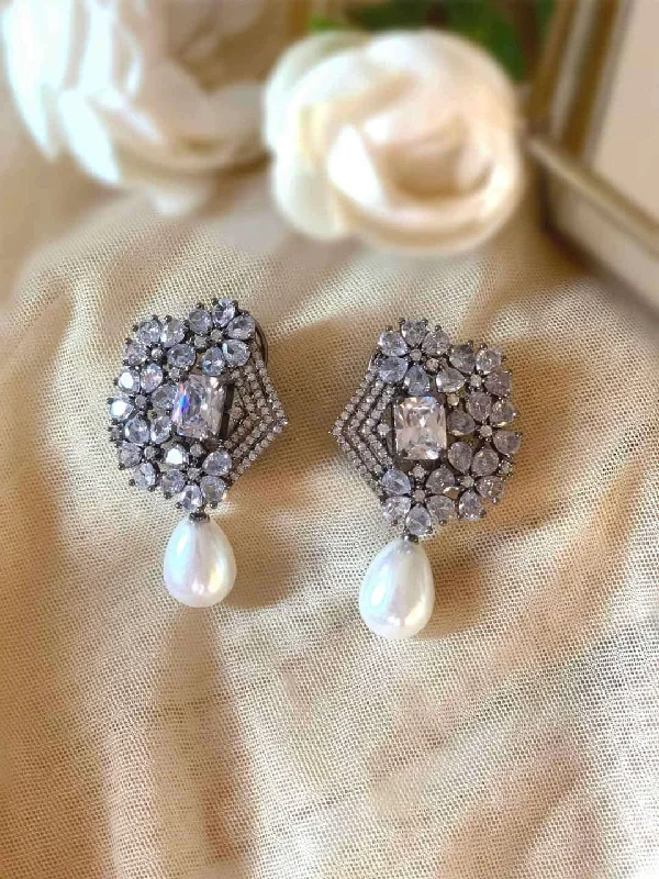 Crystal Pearl Harmony Earring