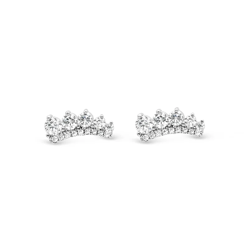 GORGEOUS CURVE GRADED STONES STUD SILVER EARRING